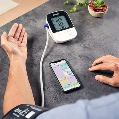 OMRON M4 intelli IT upper arm blood pressure monitor - Image 3
